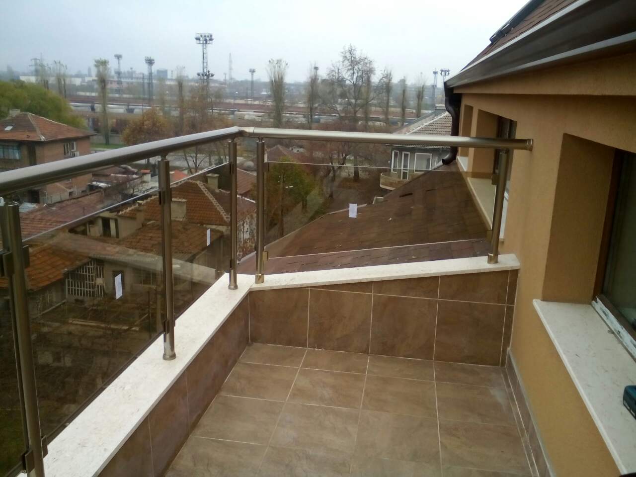 terasi balkoni 40